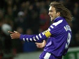 BATISTUTA. Calon Bintang di Paris